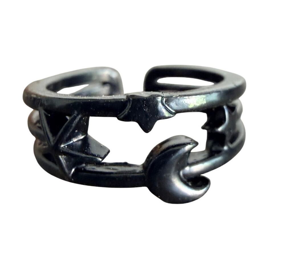 🍭6/$30 Black celestial goth open ring - size 5.5